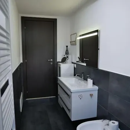 Jacuzzi, Sea View, Two Large Exclusive Terraces 公寓 坎波罗索